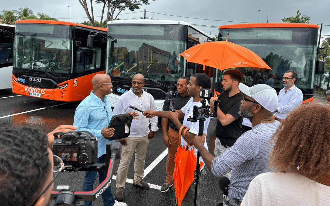 𝗥𝗲𝗺𝗶𝘀𝗲 𝗱𝗲𝘀 𝗰𝗹𝗲́𝘀 𝗱𝗲𝘀 𝟭𝟱 𝗻𝗼𝘂𝘃𝗲𝗮𝘂𝘅 𝗯𝘂𝘀 𝗞𝗮𝗿𝘂&rsquo;𝗟𝗶𝘀 𝗽𝗿𝗼𝗰𝗵𝗮𝗶𝗻𝗲𝗺𝗲𝗻𝘁 𝗲𝗻 𝗰𝗶𝗿𝗰𝘂𝗹𝗮𝘁𝗶𝗼𝗻